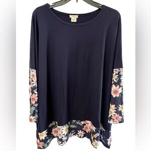 Longsleeve Tunic Top with Floral detailed sleeves